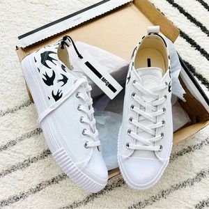 MCQ By Alexander McQueen Swallow Sneaker US10